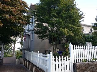 1124 23rd Ave E, Seattle, WA 98112