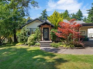 2876 Austin Ave, Saanich, BC V9A 2K7