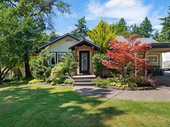 2876 Austin Ave, Saanich, BC V9A 2K7