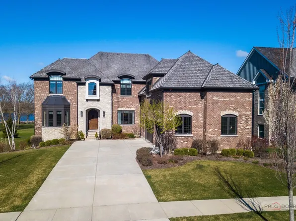 1744 Lake Charles Dr, Vernon Hills, IL 60061