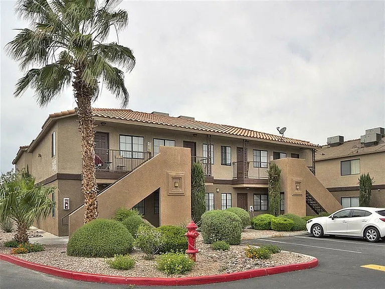 Arcadia Palms — Photo 23