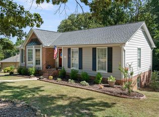 6221 Victoria Dr, Pelham, AL 35124
