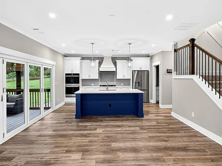 727 Old Collins Rd — Photo 20