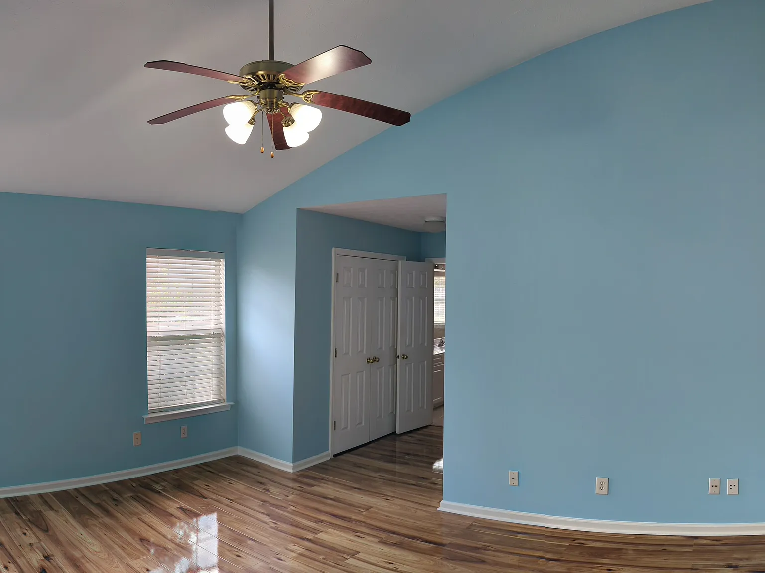 3 bed, 1701 sqft, $1,995 — Photo 4