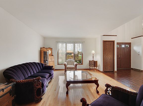 5th image of 6201 W 129th Pl