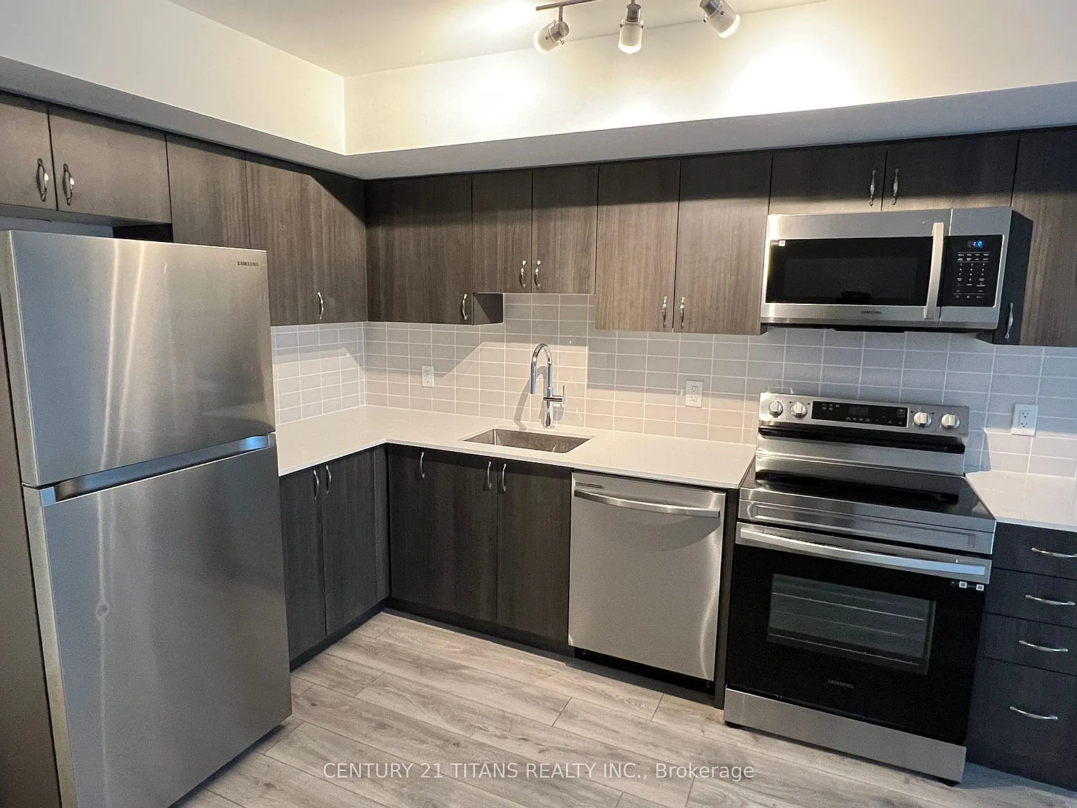2 bed, $2,400 — Photo 3
