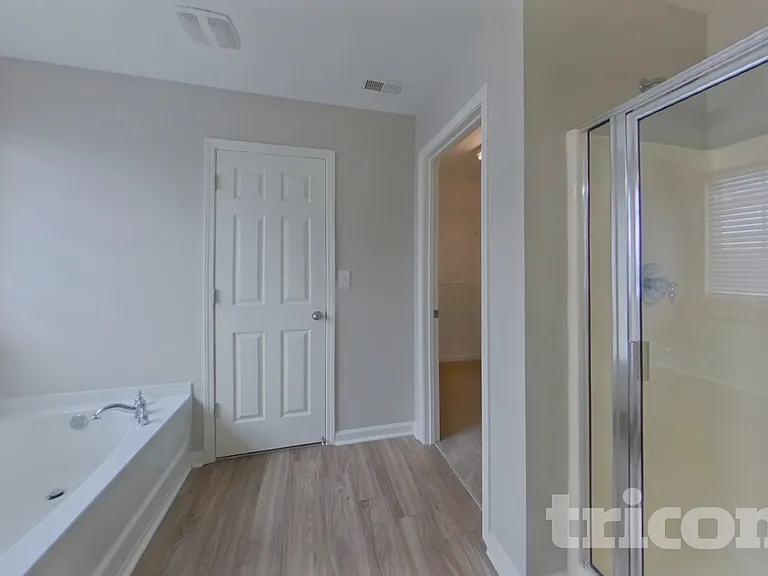 11311 Breezehill Ln — Photo 12