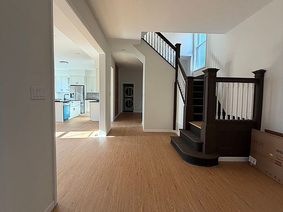 2nd image of 612 Penn St