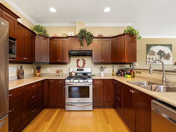 2nd image of 5300 Gainsberg Rd #6