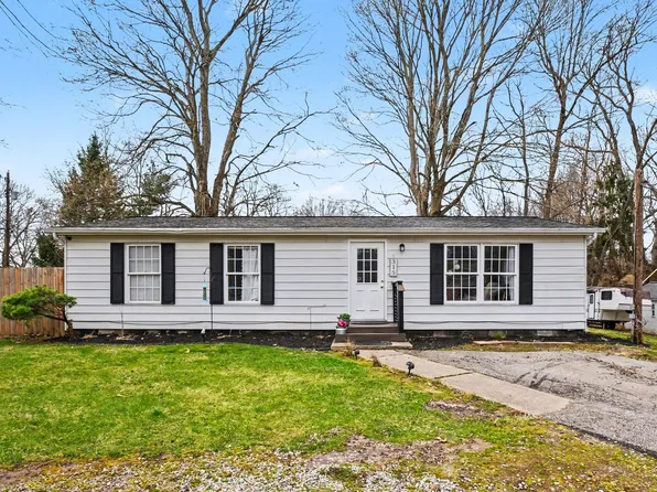 315 McCumber St, Buchanan, MI 49107