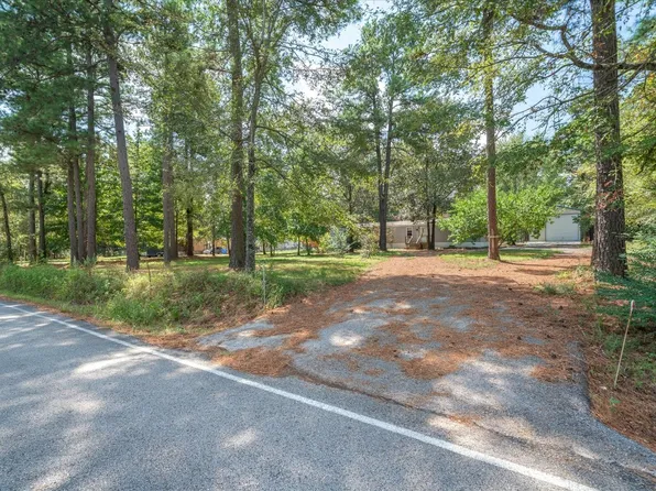 692 Pleasant Green Rd, Longview, TX 75603
