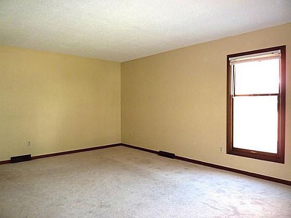 4th image of 4543 289th St