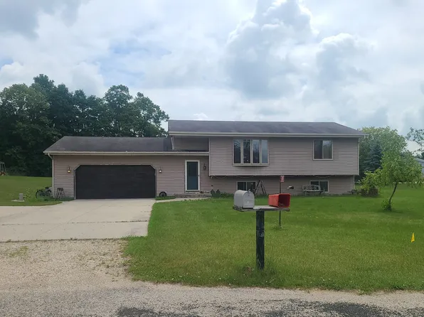 N979 Bartelt Ln, Campbellsport, WI 53010