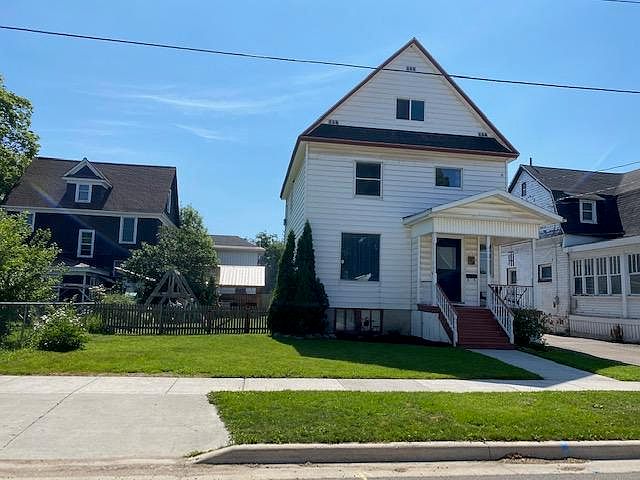 1st image of 703 Kimball St