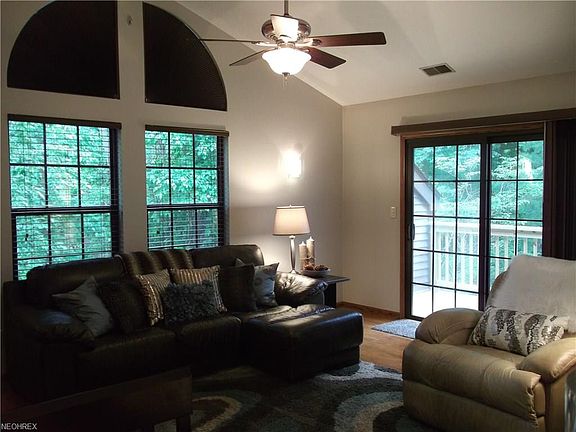 5th image of 3870 North Park Unit 6