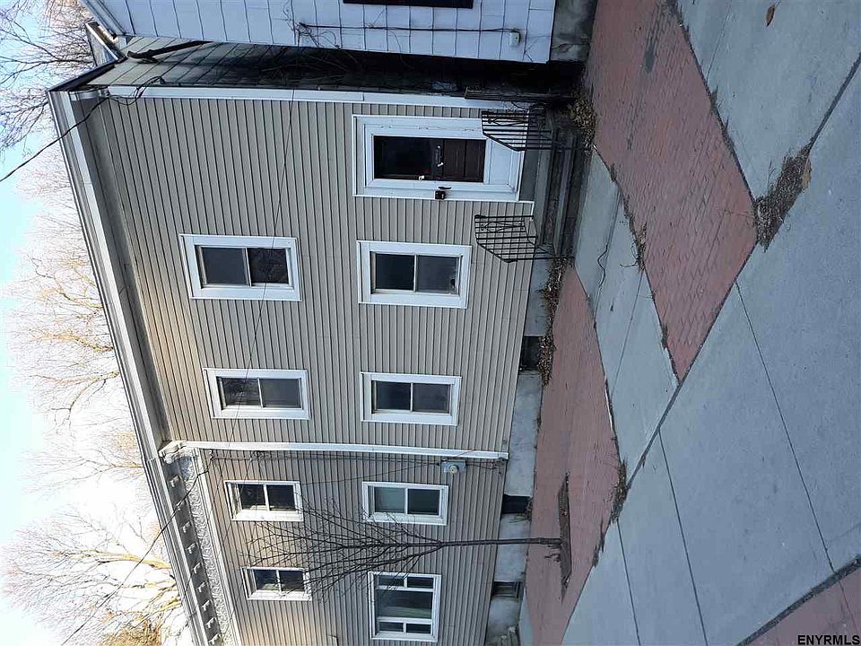 2nd image of 265 Congress St