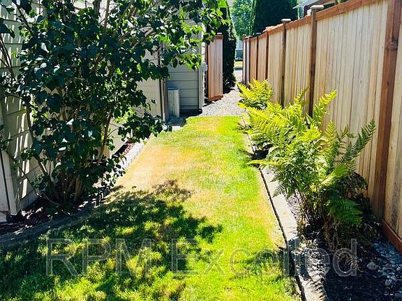 5th image of 16104 SE 260th St