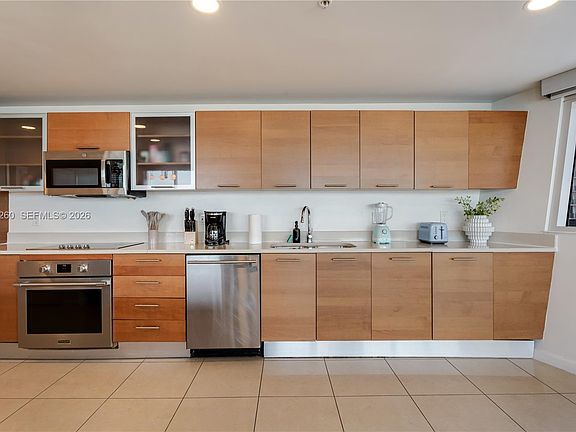3rd image of 3250 NE 1st Ave APT 715
