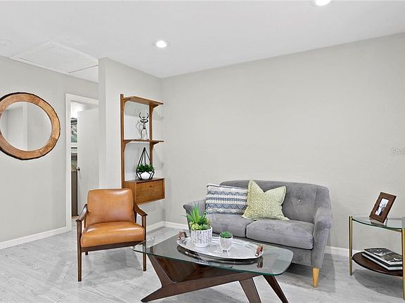 5th image of 417 W Henry Ave