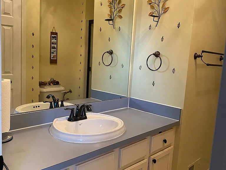 5628 Versailles Ave — Photo 51
