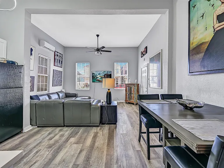 1820 Market St #2 — Photo 10