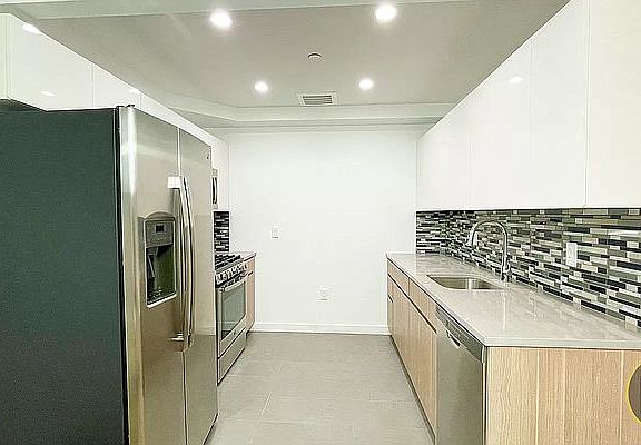 4th image of 28-16 21st St #4D