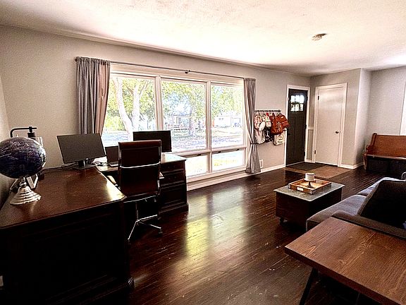 Front Entryway Room