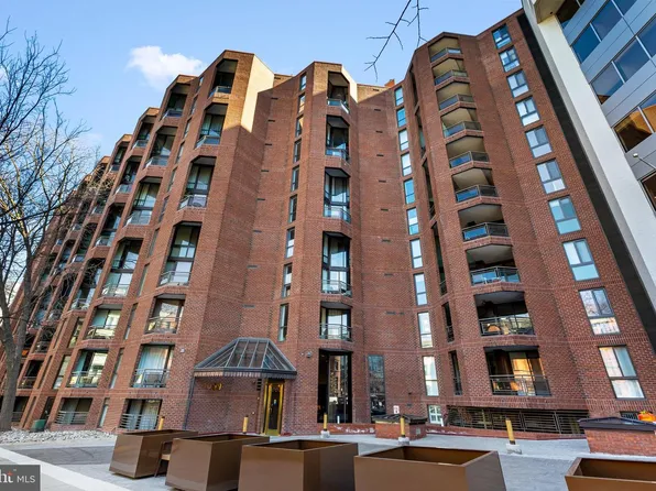 1099 22nd St NW APT 807, Washington, DC 20037