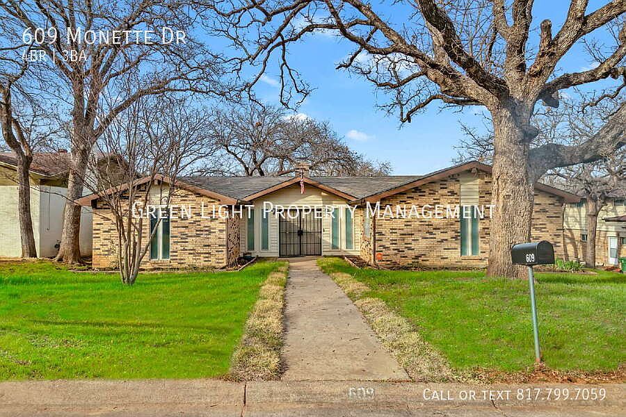 1st image of 609 Monette Dr