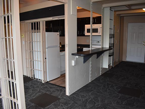 2nd image of 176 Main St APT 6