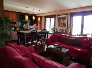 1228 Trailwood S, Hopkins, MN 55343