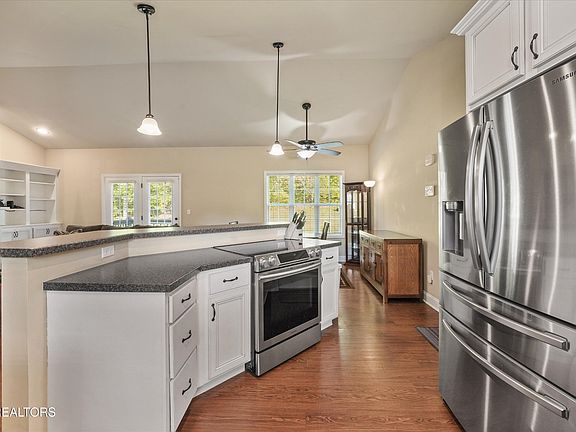 2nd image of 174 Zoe Cir