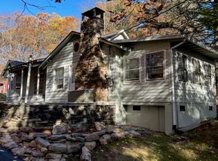 1116 Gap View Dr, Scotrun, PA 18355