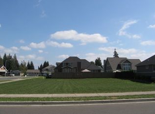 892 N 8th St, Lynden, WA 98264
