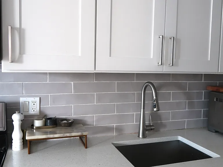 10 W Elm St — Photo 11