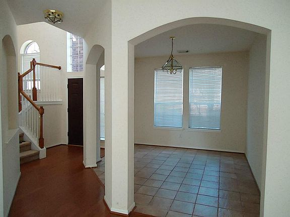 2nd image of 1917 Waterford Way