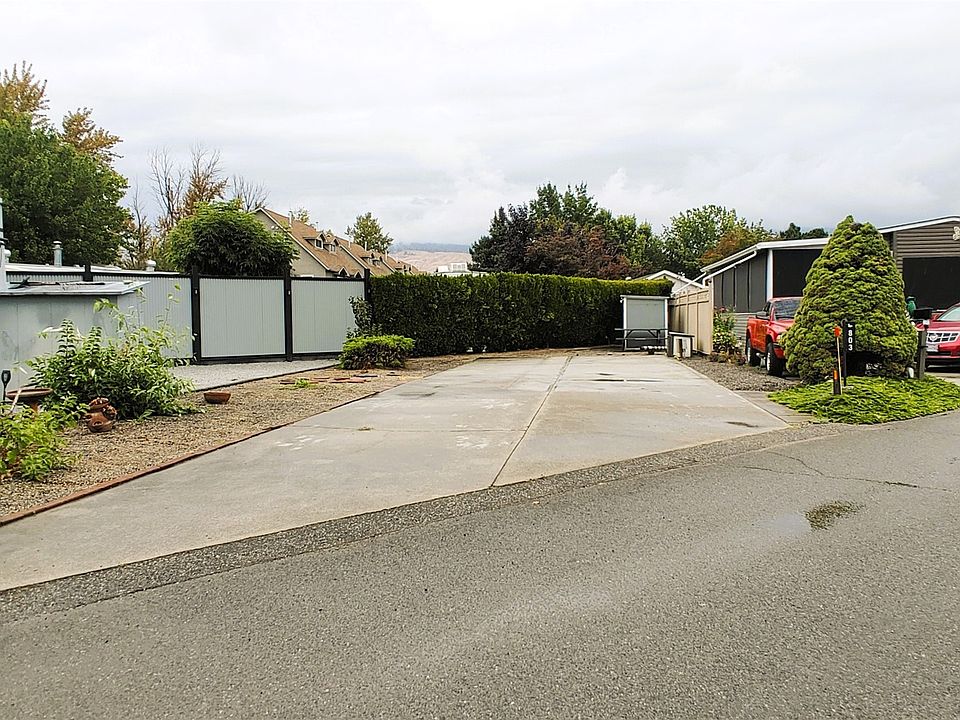 1st image of 415 Commonwealth Rd #803