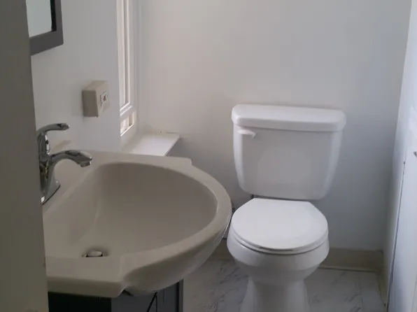 823 W 6th St, Wilmington, DE 19801