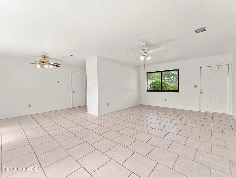920 San Filippo Dr SE — Photo 3