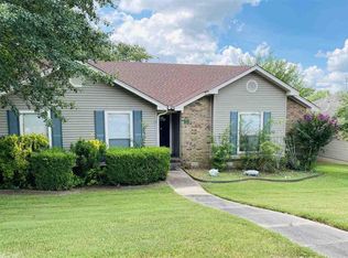 2 Meadowood Ct, N Little Rock, AR 72118