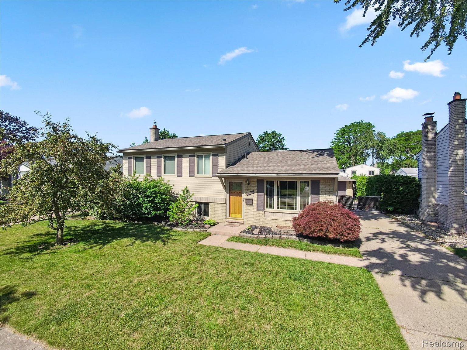 chii◎ 14101 Hix St, Livonia, MI 48154 | Zillow