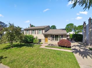 14101 Hix St, Livonia, MI 48154