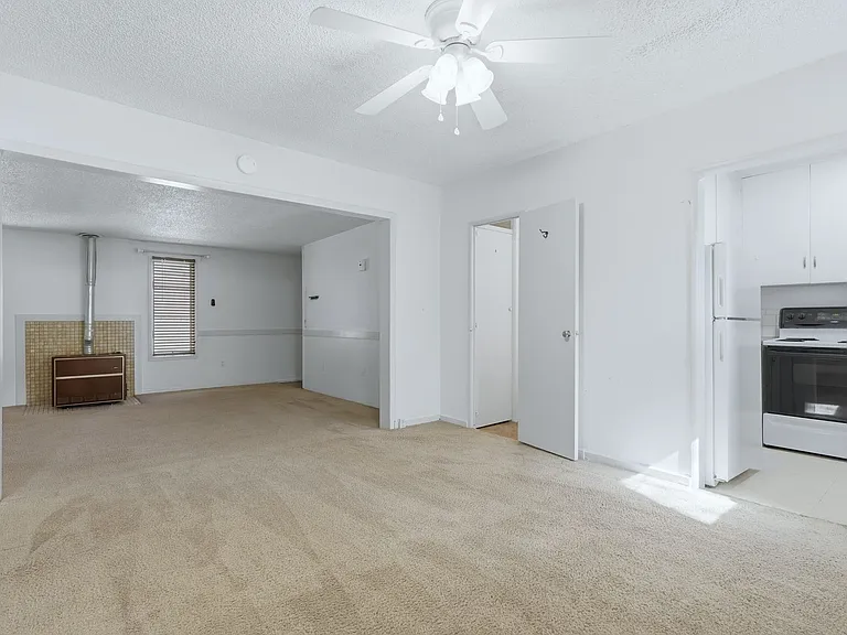 415 Lewis St — Photo 18