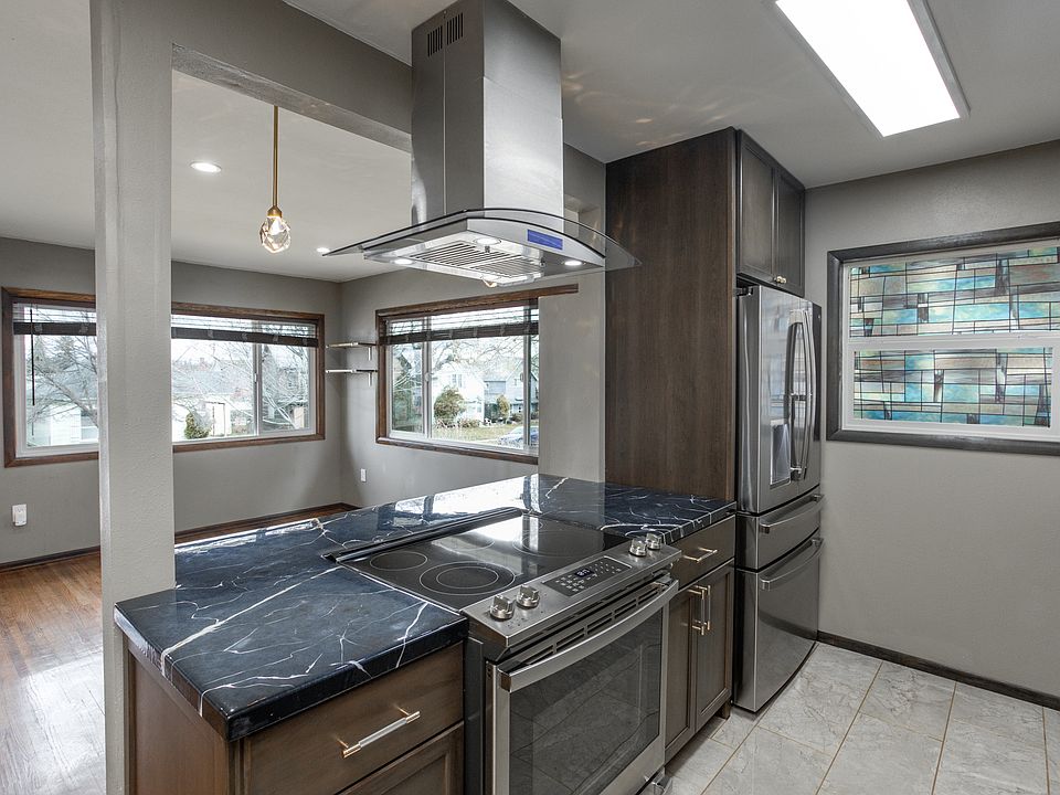 1st image of 727 W Augusta Ave #727