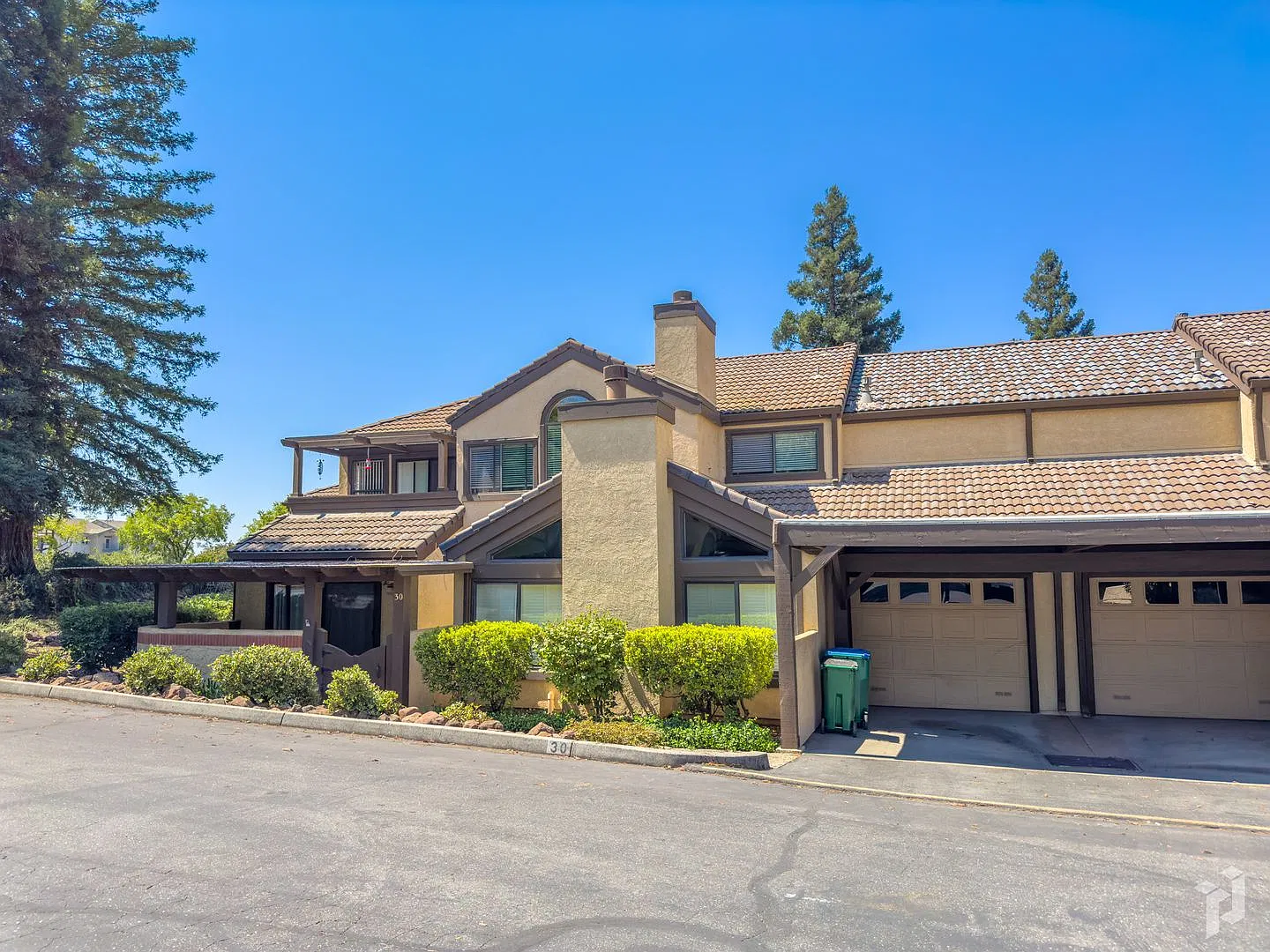 Beautiful Chico Home in 55 and Older Community! — Photo 2