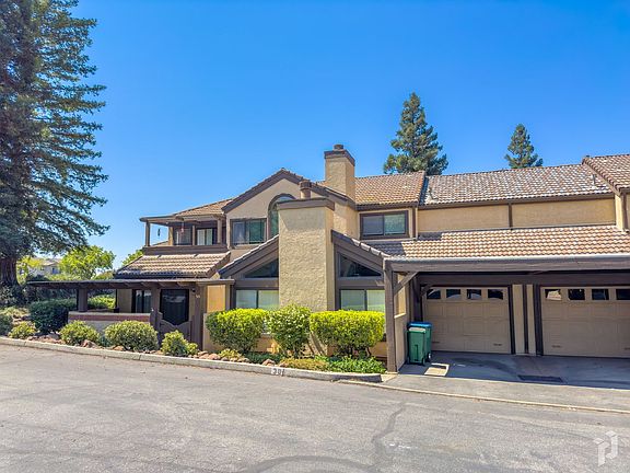 2nd image of 30 Sierra Lakeside Ln