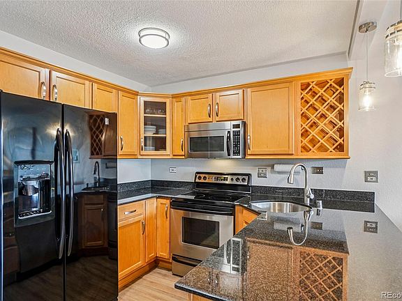 3rd image of 909 N Logan Street #4J