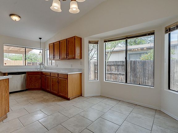 5th image of 5861 N Edenbrook Ln