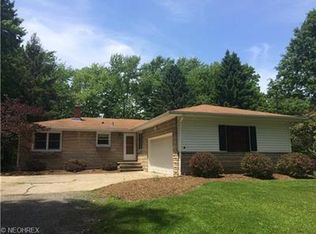 1480 Skyland Dr, Hinckley, OH 44233