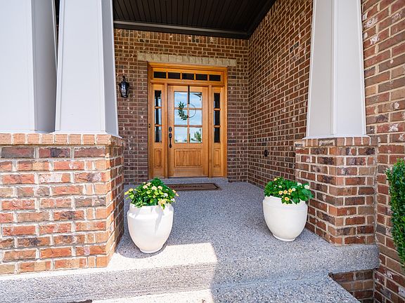 2nd image of 5211 Rock Ridge Dr